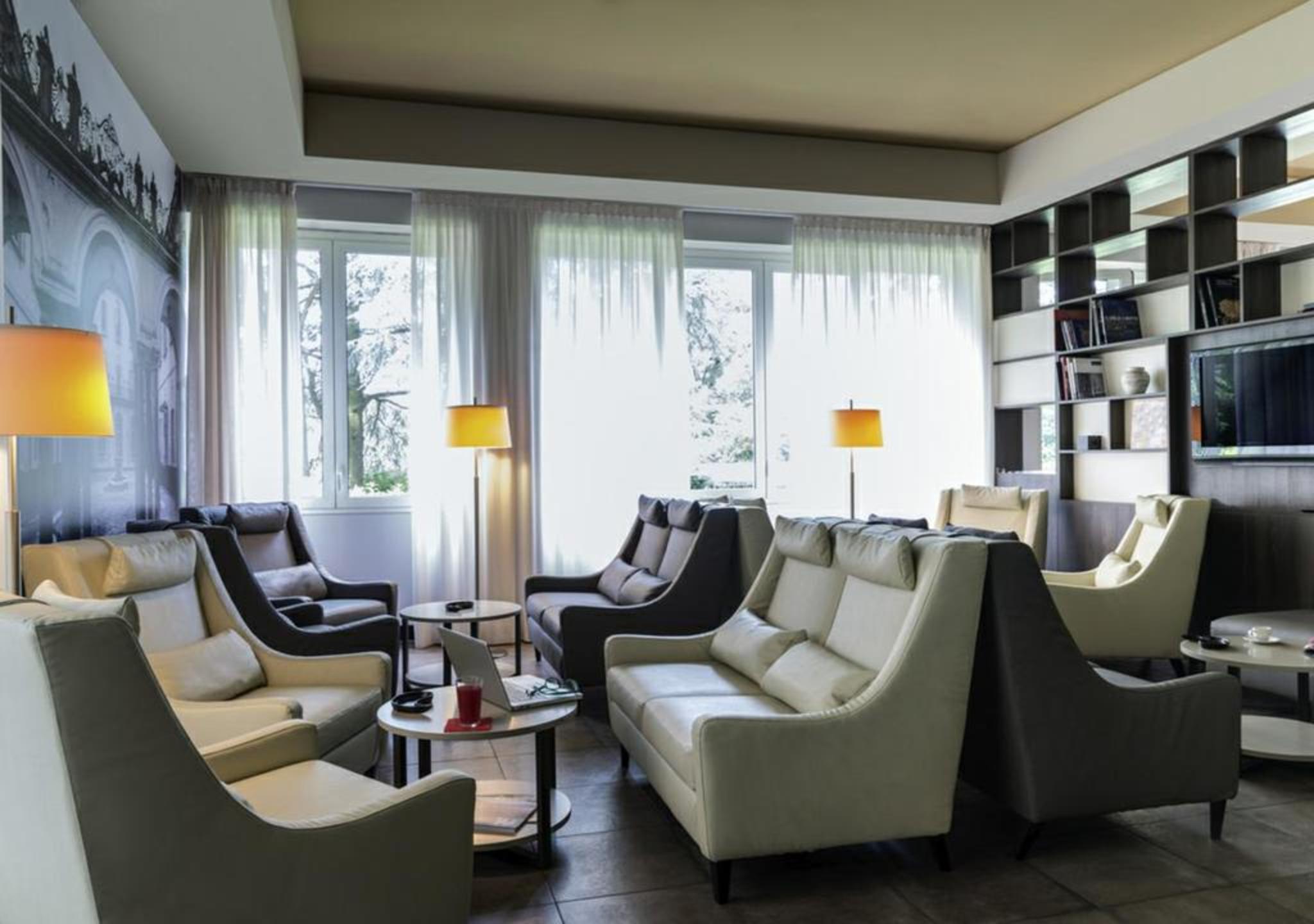 Bis Hotel Varese Exterior photo