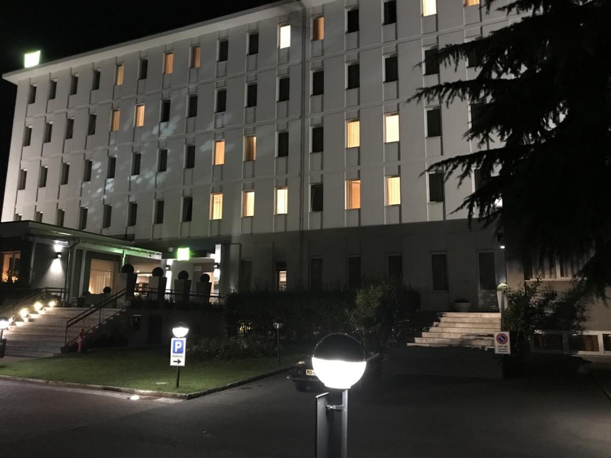 Bis Hotel Varese Exterior photo